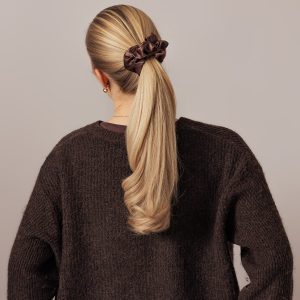 Sidenscrunchie Fluffig Chokladbrun